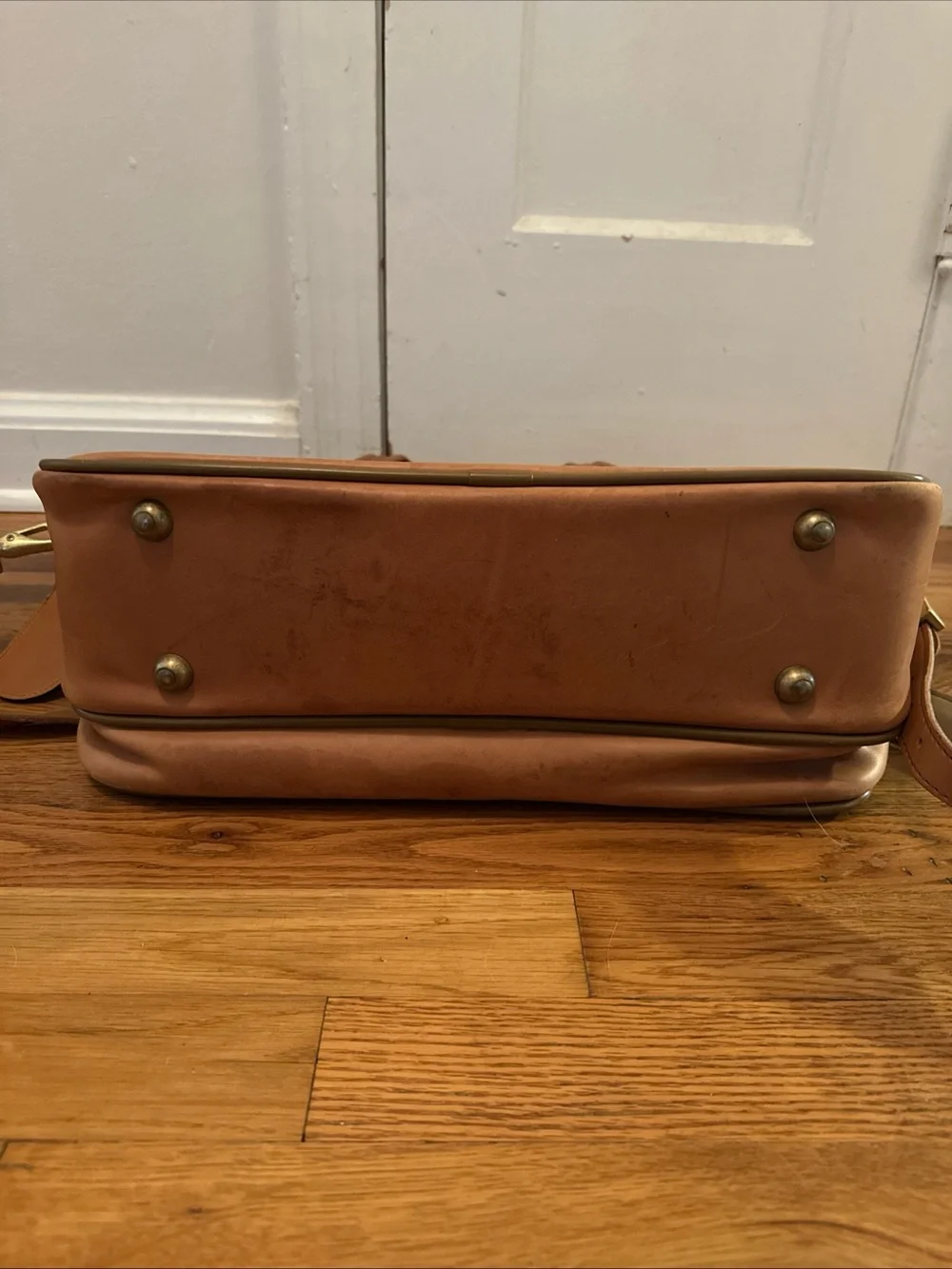 Hartmann Classic Tan Leather Messenger Bag for Men